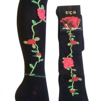 Çiçek aksesuarlı bayan dizaltı çorap